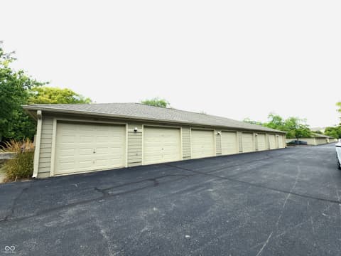 Garage at 8720 Yardley Court, Indianapolis, IN