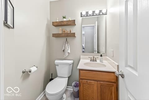 Photo of 3702 Fredricksburg Drive, Indianapolis, IN