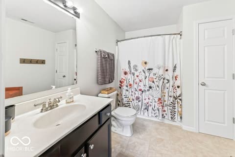 Photo of 3702 Fredricksburg Drive, Indianapolis, IN
