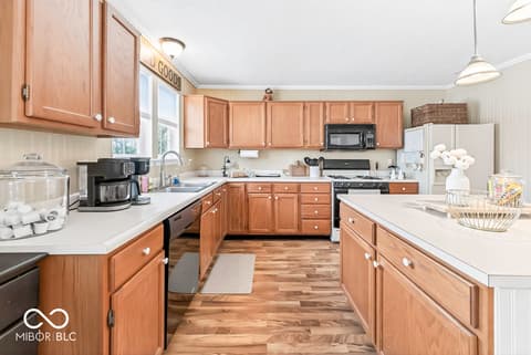 Photo of 3702 Fredricksburg Drive, Indianapolis, IN