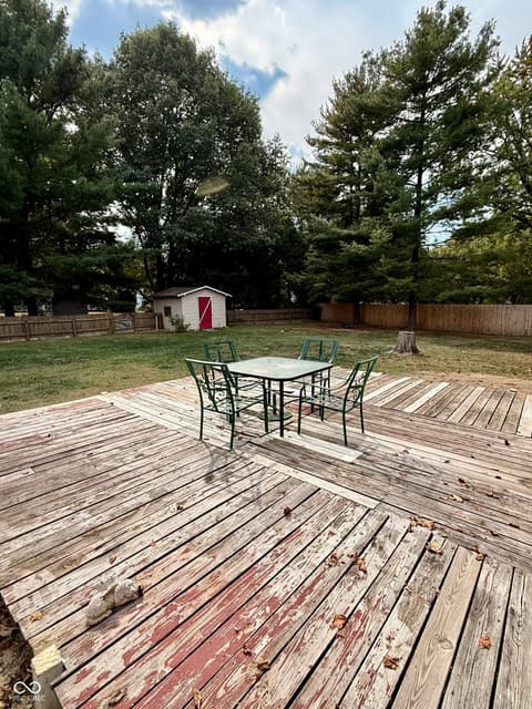 Outdoor living area at 949 Nantucket Drive, Cicero, IN
