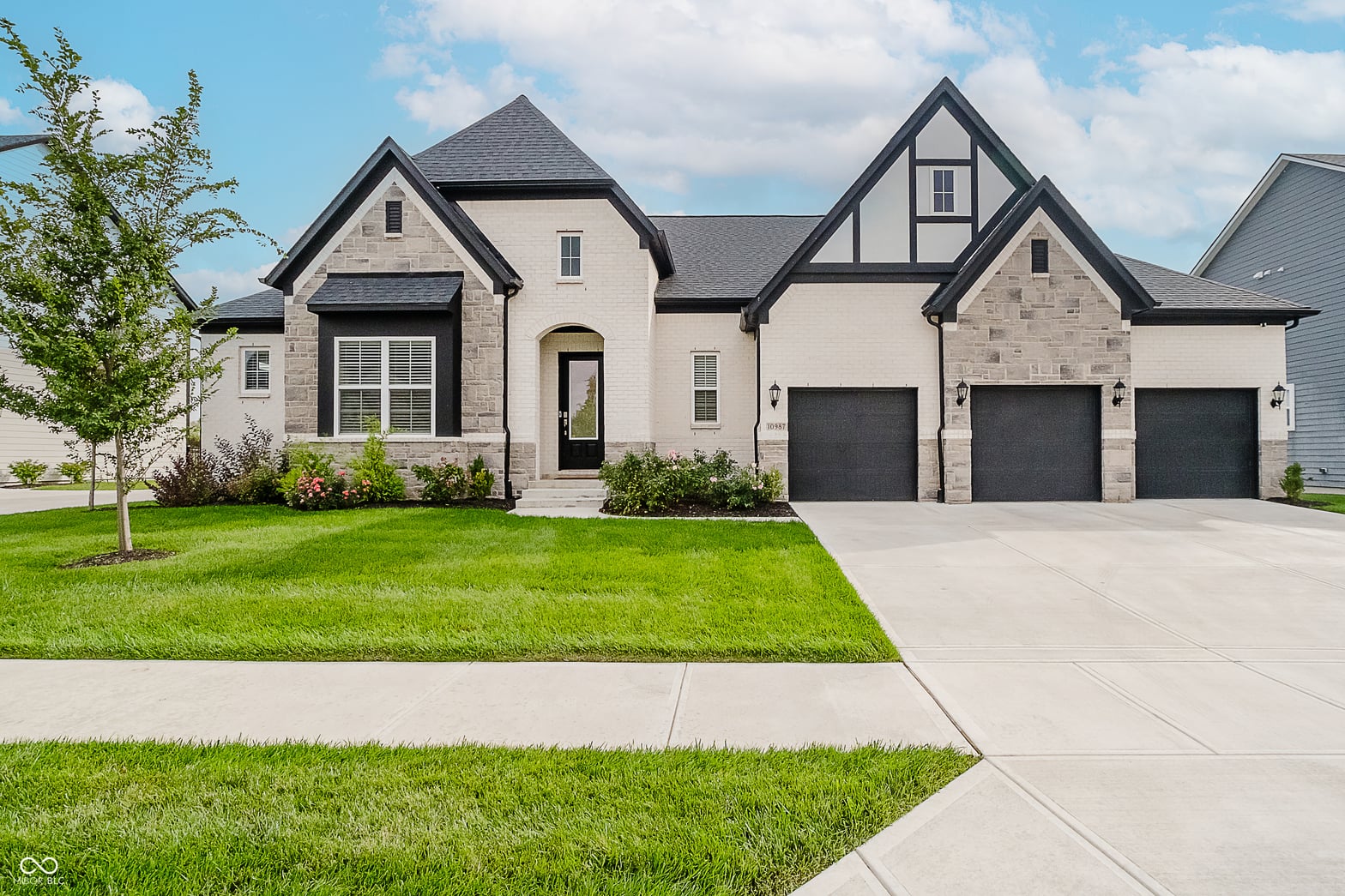 Front exterior at 10987 Joelle Drive, Noblesville, IN