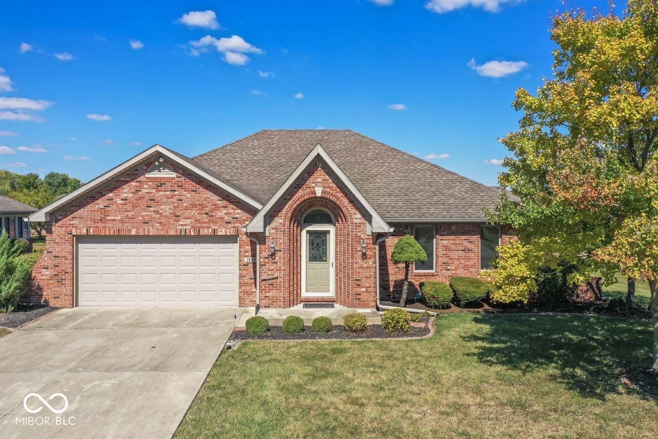 Front exterior at 1030 Woodridge, Brownsburg, IN