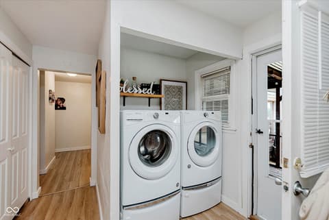 Laundry room at 415 Linden Lane, Anderson, IN