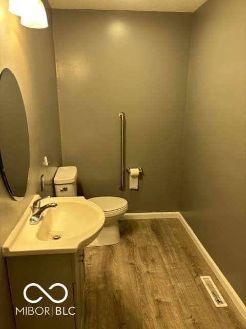 Bathroom at 10840 E Heywood Drive, Seymour, IN