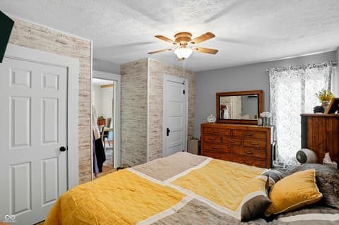 Photo of 839 S Lynhurst Drive, Indianapolis, IN