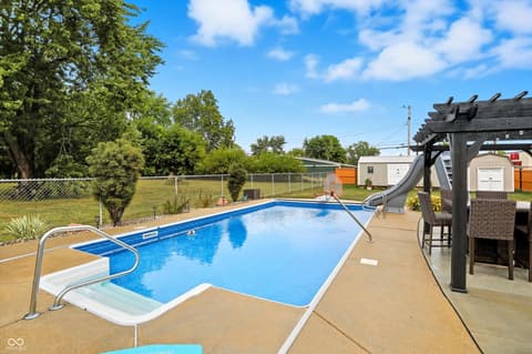 Photo of 839 S Lynhurst Drive, Indianapolis, IN