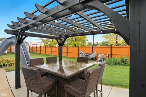 Photo of 839 S Lynhurst Drive, Indianapolis, IN