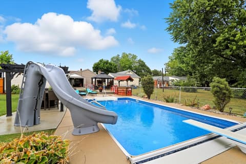 Photo of 839 S Lynhurst Drive, Indianapolis, IN
