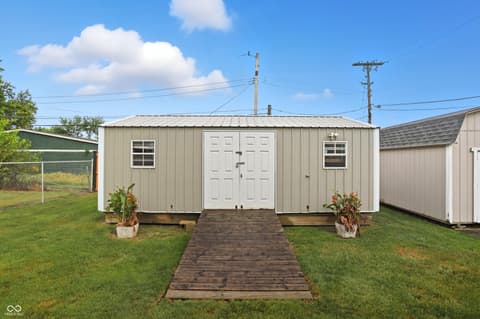 Photo of 839 S Lynhurst Drive, Indianapolis, IN