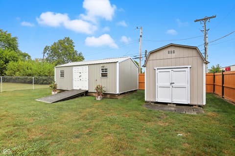Photo of 839 S Lynhurst Drive, Indianapolis, IN