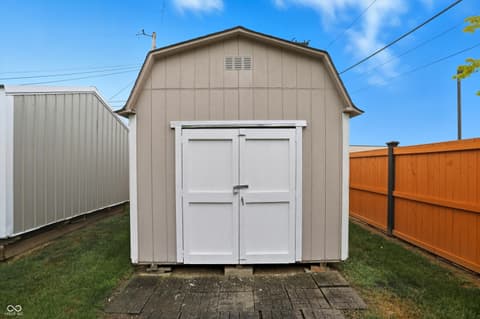 Photo of 839 S Lynhurst Drive, Indianapolis, IN