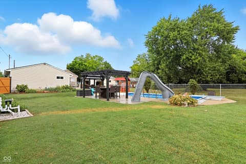 Photo of 839 S Lynhurst Drive, Indianapolis, IN