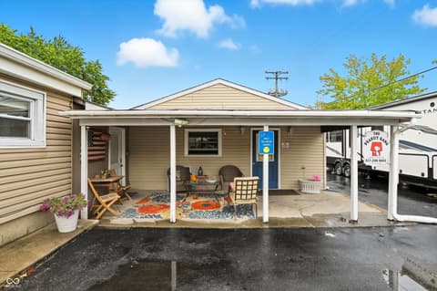 Photo of 839 S Lynhurst Drive, Indianapolis, IN