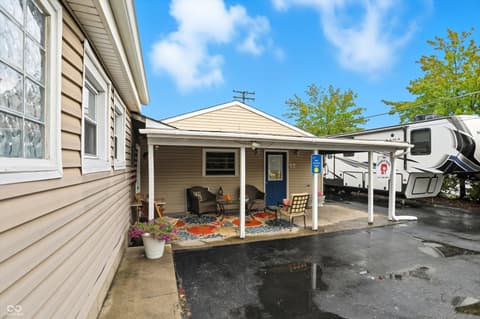 Photo of 839 S Lynhurst Drive, Indianapolis, IN