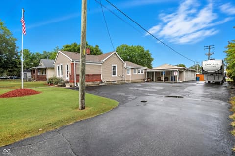 Photo of 839 S Lynhurst Drive, Indianapolis, IN