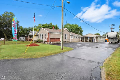 Photo of 839 S Lynhurst Drive, Indianapolis, IN