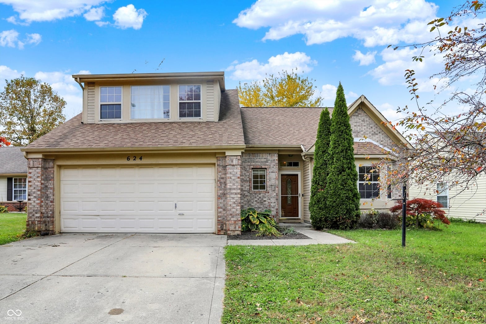Photo of 624 Washington Cove Way, Indianapolis, IN