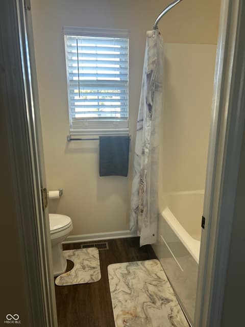Photo of 7906 Windham Lake Way, Indianapolis, IN