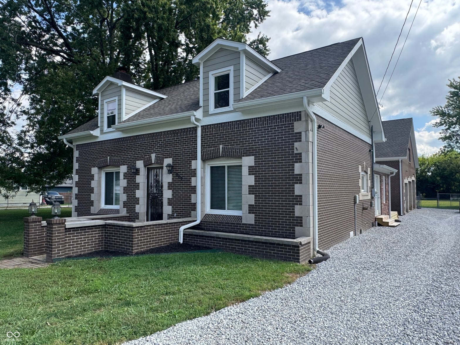 Photo of 307 W Pierce Street, Whitestown, IN