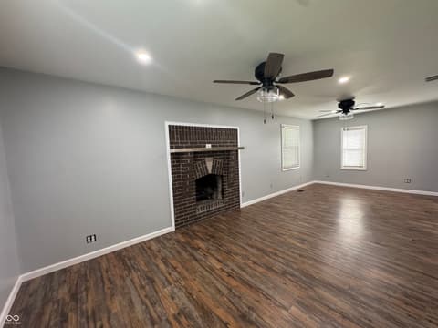 Photo of 307 W Pierce Street, Whitestown, IN
