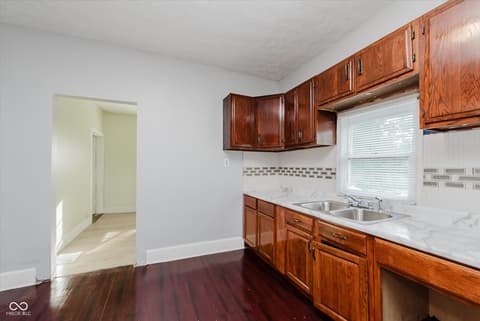Photo of 1043 W 37th Street, Indianapolis, IN