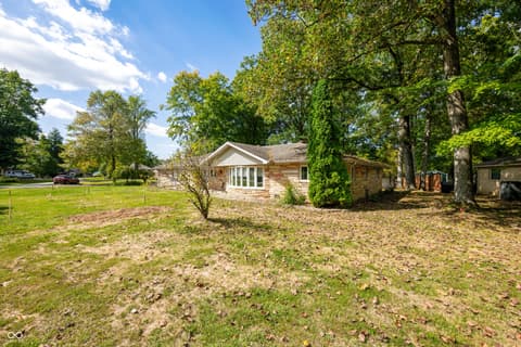 Side exterior at 4194 E West Point Court, Martinsville, IN