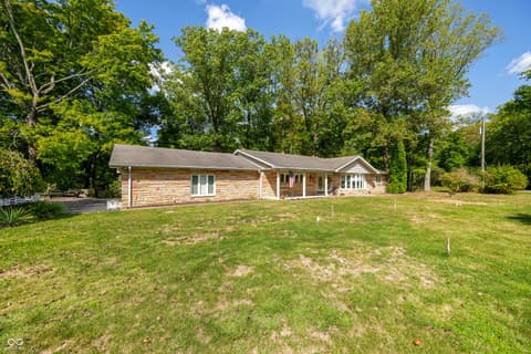 Front exterior at 4194 E West Point Court, Martinsville, IN
