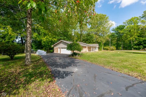 Front exterior at 4194 E West Point Court, Martinsville, IN