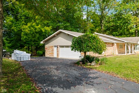 Side exterior at 4194 E West Point Court, Martinsville, IN