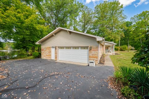 Side exterior at 4194 E West Point Court, Martinsville, IN