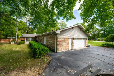 Side exterior at 4194 E West Point Court, Martinsville, IN