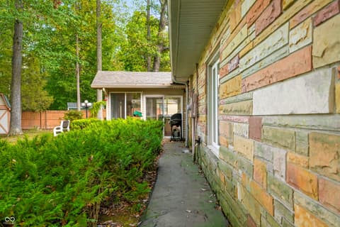 Side exterior at 4194 E West Point Court, Martinsville, IN