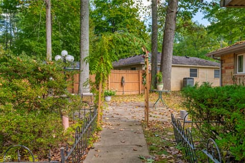 Yard at 4194 E West Point Court, Martinsville, IN