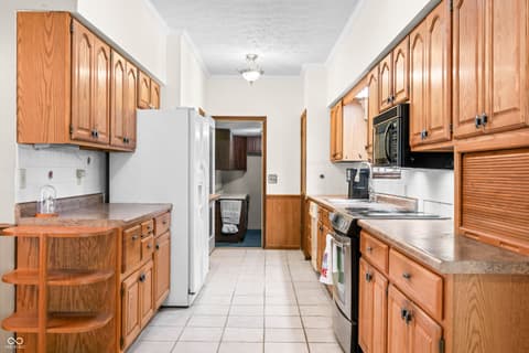 Kitchen at 4194 E West Point Court, Martinsville, IN