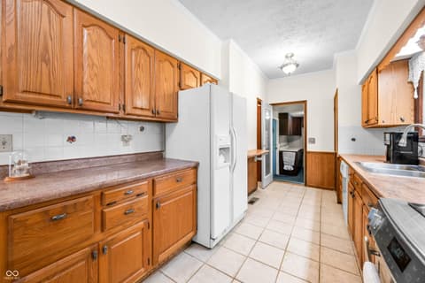 Kitchen at 4194 E West Point Court, Martinsville, IN