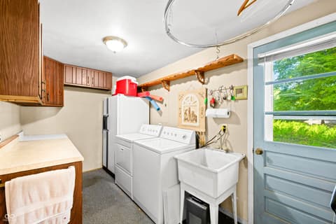 Laundry room at 4194 E West Point Court, Martinsville, IN