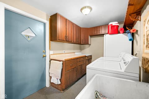 Laundry room at 4194 E West Point Court, Martinsville, IN