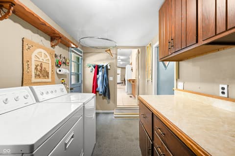 Laundry room at 4194 E West Point Court, Martinsville, IN
