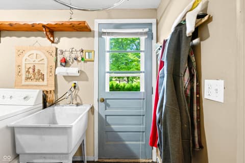 Laundry room at 4194 E West Point Court, Martinsville, IN