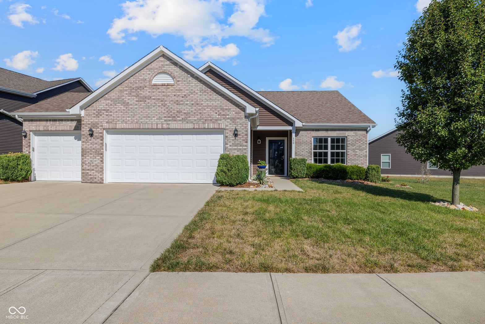 Photo of 550 Farnham Drive, Westfield, IN