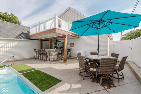 Outdoor living area at 140 Wiley Street, Cicero, IN