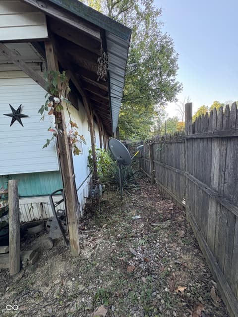 Photo of 10844 Private Road 570 W, Poland, IN