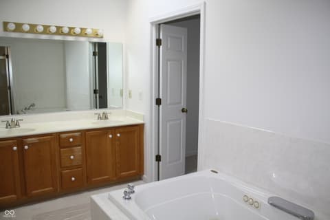Photo of 10720 Midnight Drive, Indianapolis, IN