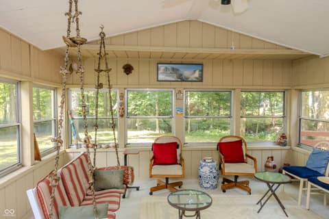 Bonus room at 1958 W Twin Oaks Court, Crawfordsville, IN