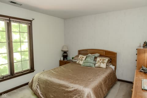 Bedroom at 1958 W Twin Oaks Court, Crawfordsville, IN