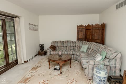 Living room at 1958 W Twin Oaks Court, Crawfordsville, IN