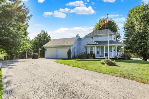 Photo of 2025 Deer Lake Drive, Martinsville, IN