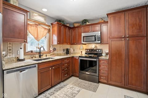 Photo of 8255 Lynn Drive, Indianapolis, IN