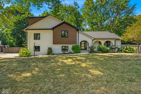 Photo of 12208 Castle Row Overlook, Carmel, IN